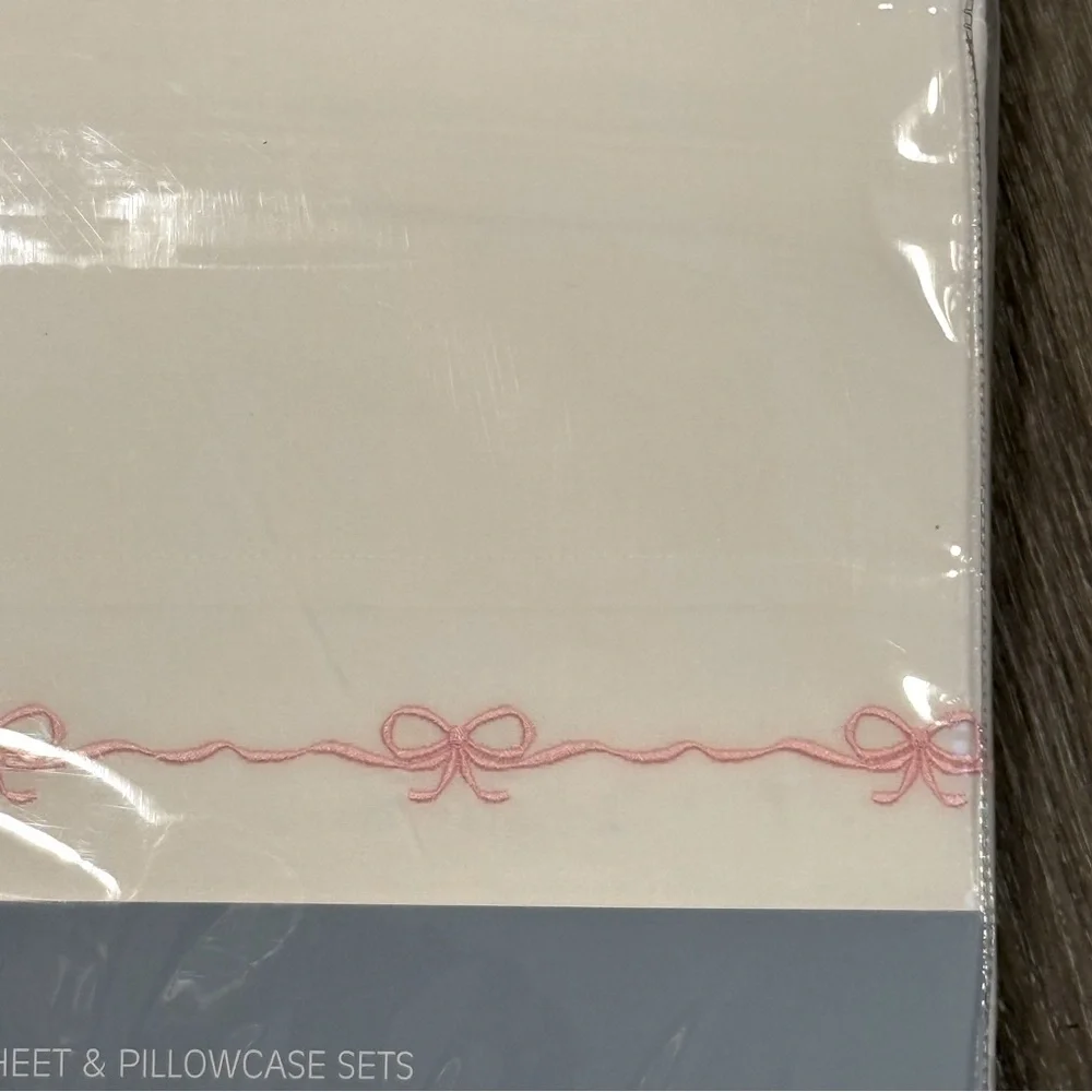 Kassatex King Sheet and Pillow Set- White and Pink Bow Brand New